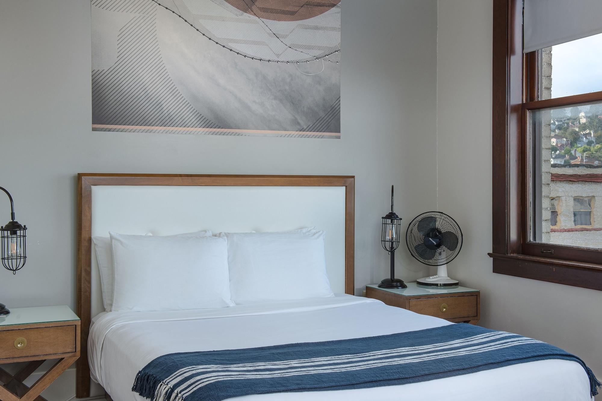Commodore Hotel Astoria Bagian luar foto
