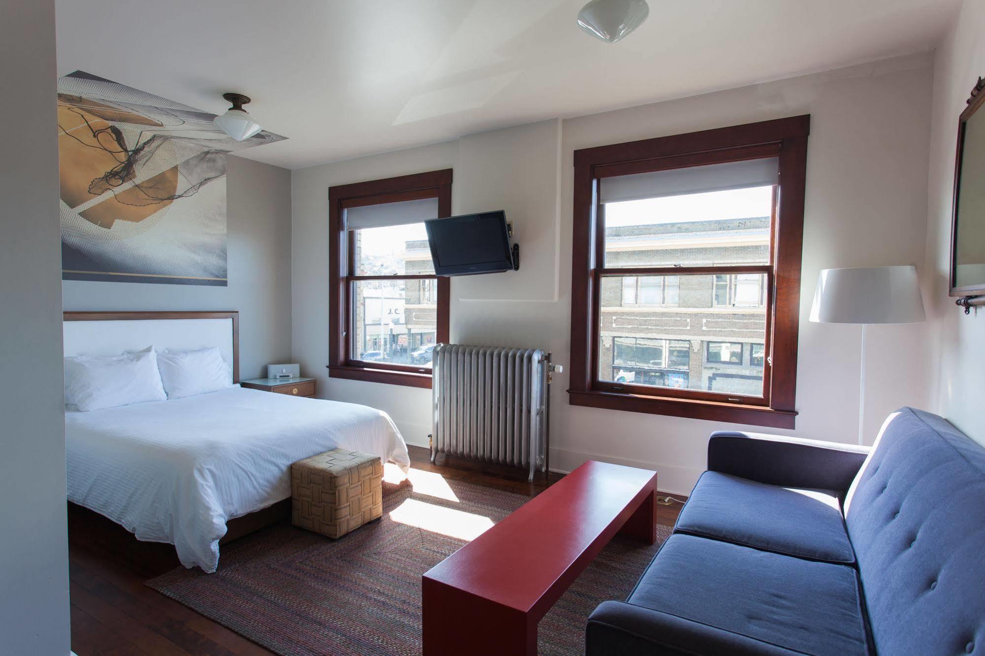 Commodore Hotel Astoria Bagian luar foto